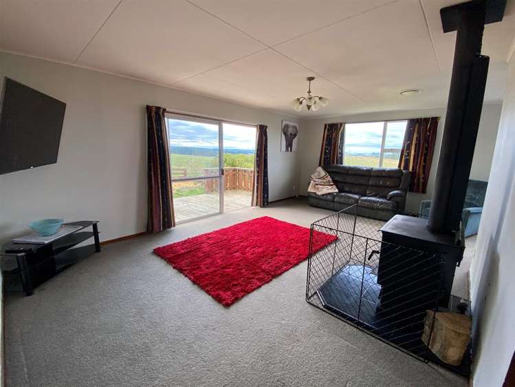 86 Totara Island Road Clinton and Surrounds_13