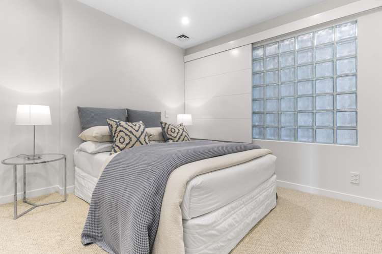 7/2 Queens Parade Devonport_14