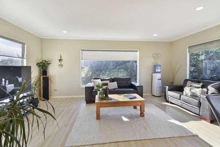 23 Silkwood Grove Totara Heights_16