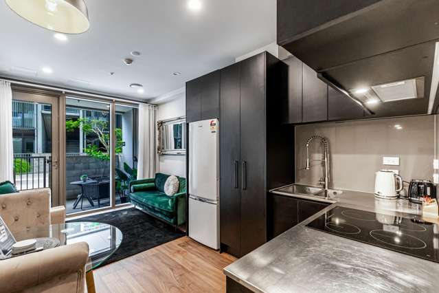 Fully Furnished 1-Bed + Study in Union Green