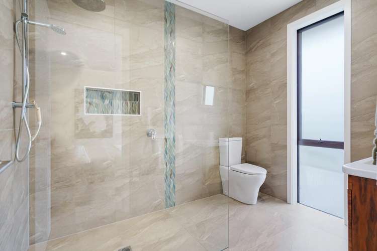 23 Hyatt Close Leamington_16