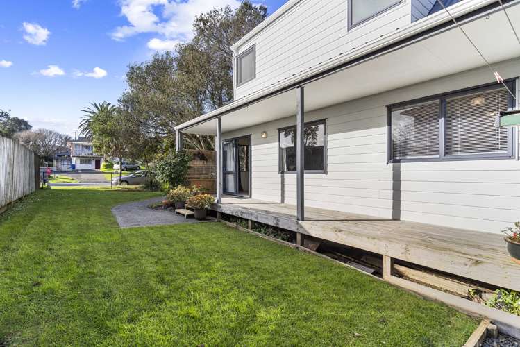 2/141 Reeves Road Pakuranga Heights_16