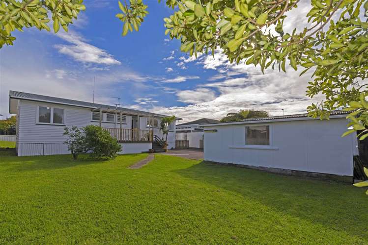 5 Bodi Place Te Atatu South_2