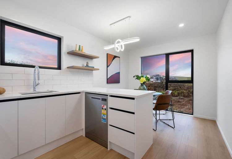 5/1090 Beach Road Torbay_1