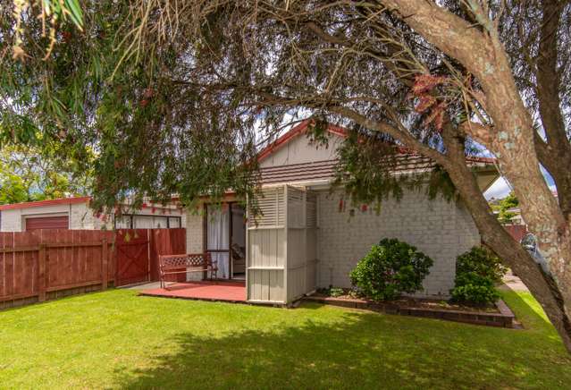 2/4 Tyndrum Place Highland Park_3