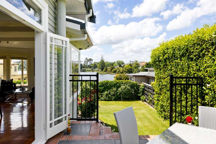 58 Lake Crescent Hamilton Lake_16