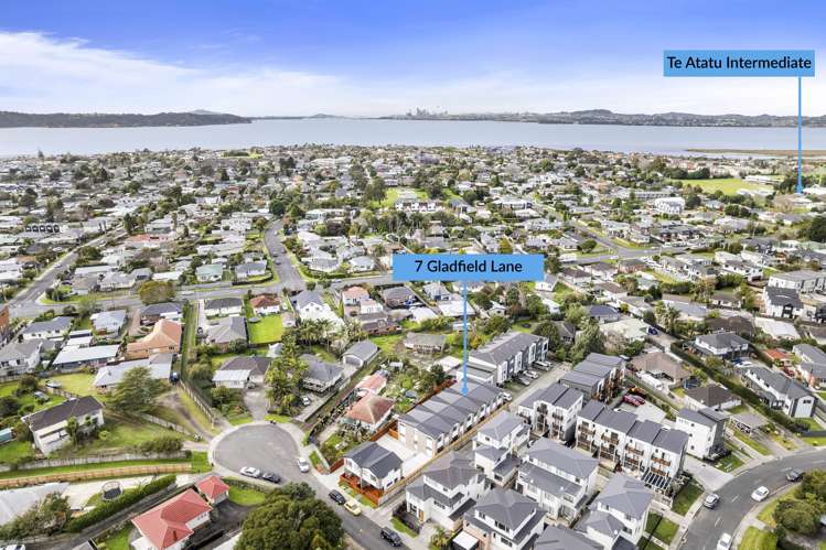 7 Gladfield Lane Te Atatu Peninsula_31