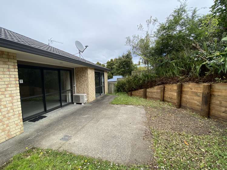 17c Tirimoana Road Te Atatu South_9