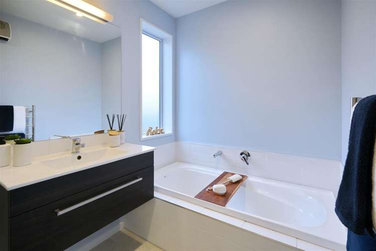 1/16 Strowan Road Strowan_15