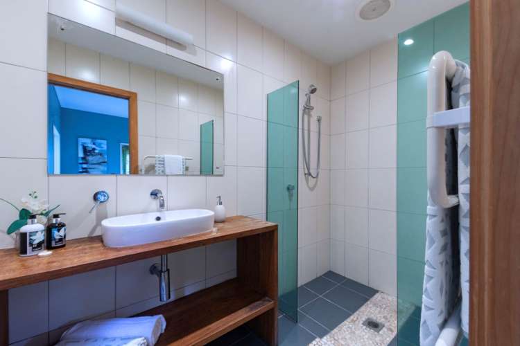 73 Kauri Point Road Laingholm_10