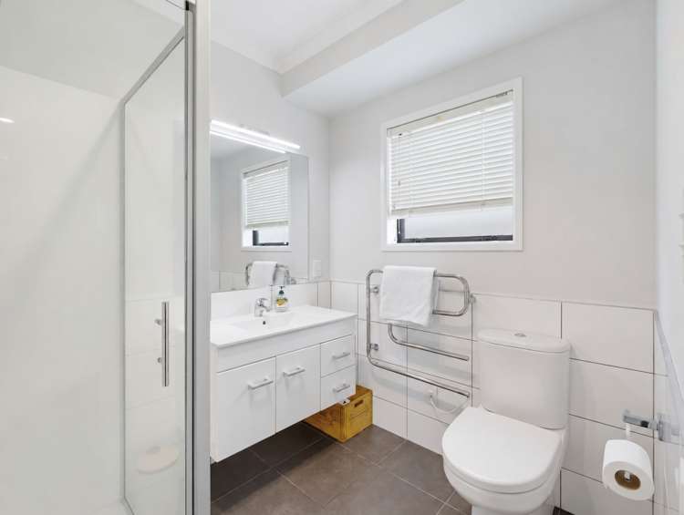 21 Omega Place Coastlands_19