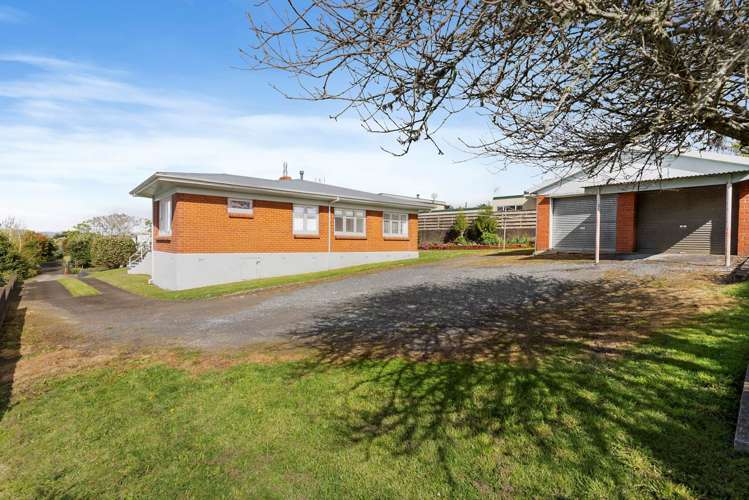 299 Upper Queen Street Pukekohe_17