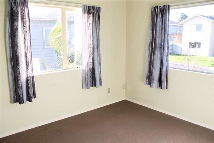 6 Lincoln Garden Close Henderson_13