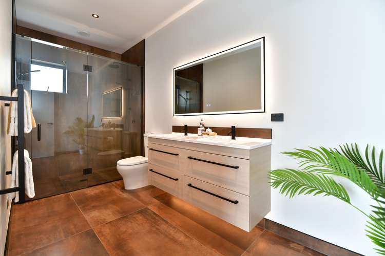 110 Arran Point Parade Orewa_12