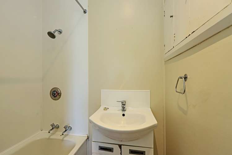 909 Tawa Street Mahora_9