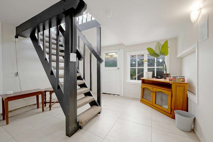 35 Nile Road Kelston_26