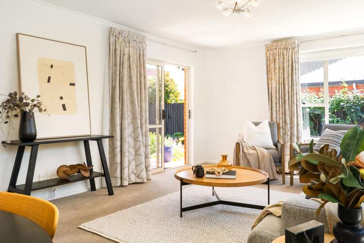 2/3 Cottesmore Close Burnside_7