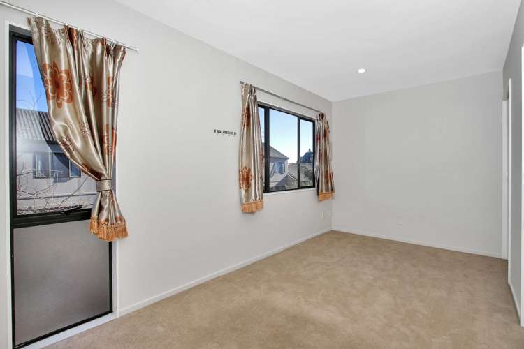 23/12 Ambrico Place New Lynn_5