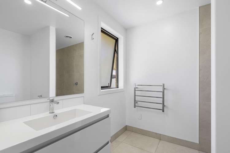 8 Te Taniwha Road One Tree Point_18