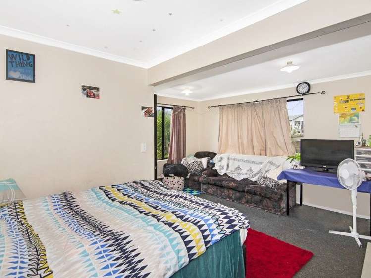 35 Saint Lawrence Street Toi Toi_15