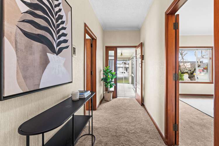 46 Menin Road Onekawa_6