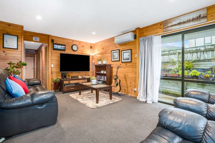 8 Ribbonwood Terrace Porirua East_7