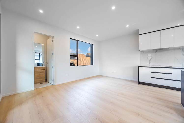 1/8 Alpers Avenue Epsom_6