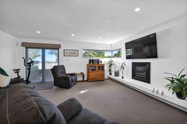 16 Egmont Street Patea_12
