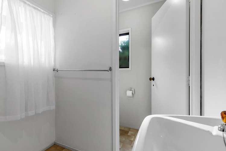 64 Shepherd Road Waipahihi_14