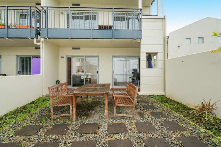 B1/71 Spencer Road Oteha_16