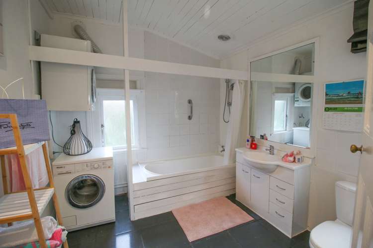 63 Liffey Street Bluff_18