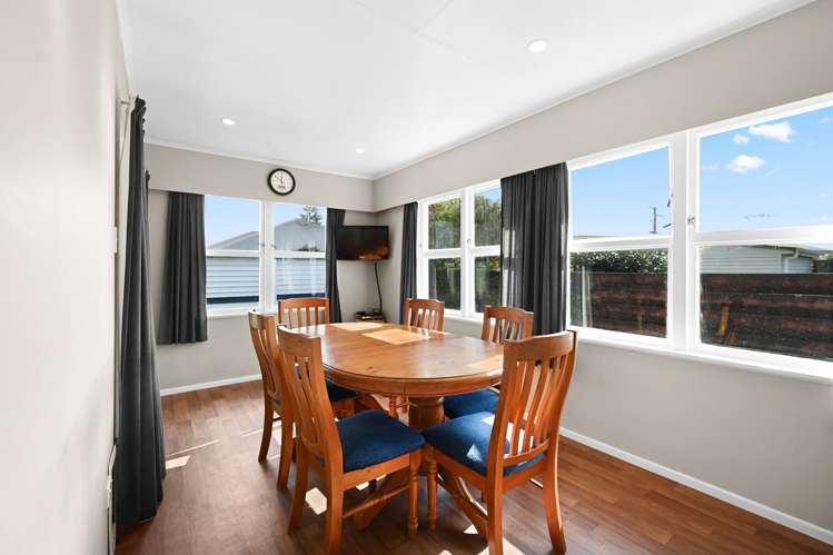 69 Resthill Crescent Glenview_7