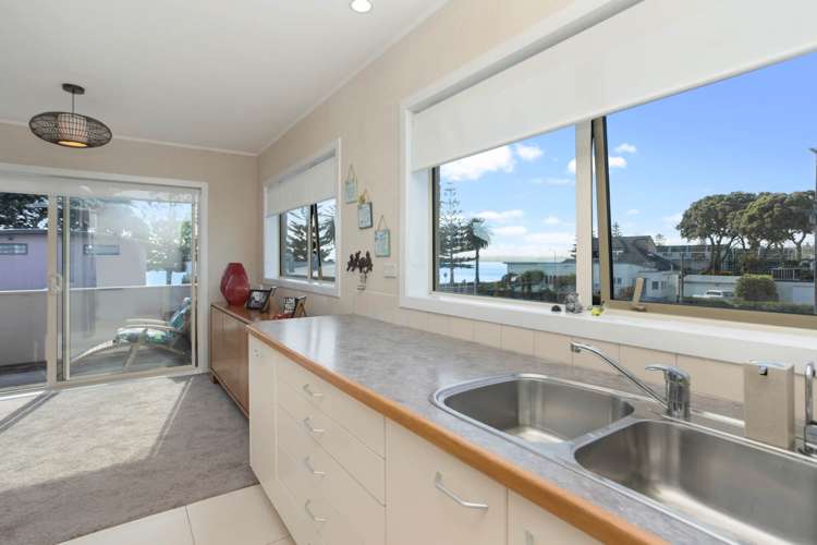 2/15 The Esplanade Eastern Beach_18