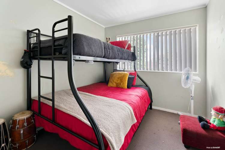 1/6 Frobisher Way Clendon Park_8