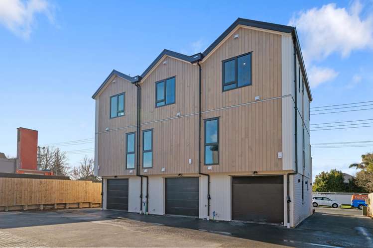 1-3/26 Rimu Street New Lynn_11