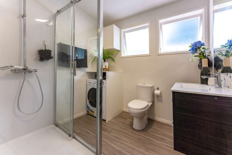 35 Calais Terrace Ostend_13