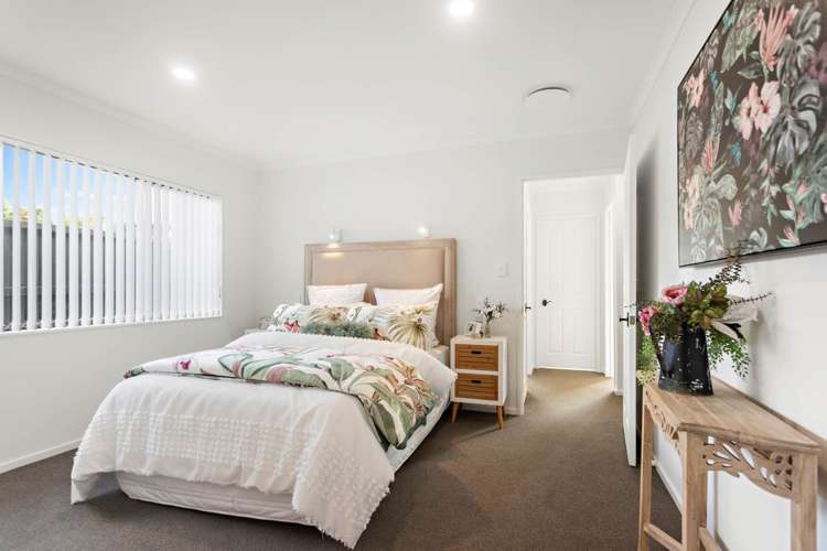 2/47 Carnoustie Drive Wattle Downs_12