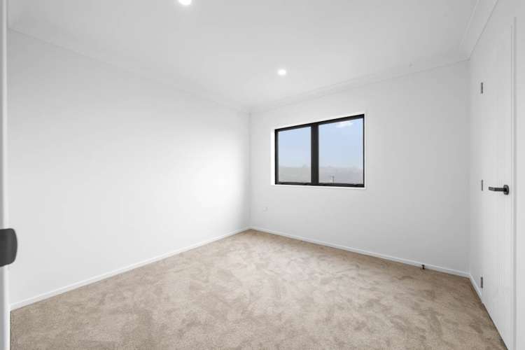 5 Ridgehill Rise Flat Bush_11