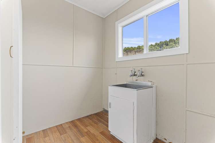 44 Egmont Road Waiwhakaiho_12