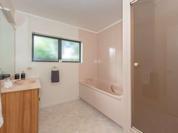 6 Cherrywood Street Pukete_12
