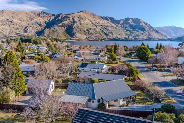 64 Hunter Crescent Wanaka_1