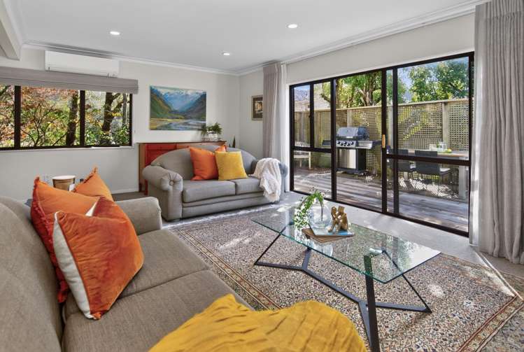 24C Charles Dickens Drive Mellons Bay_7