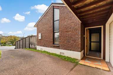 27 Oaktree Avenue_1