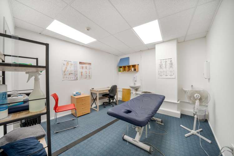 8/92 Queens Drive Hutt Central_18