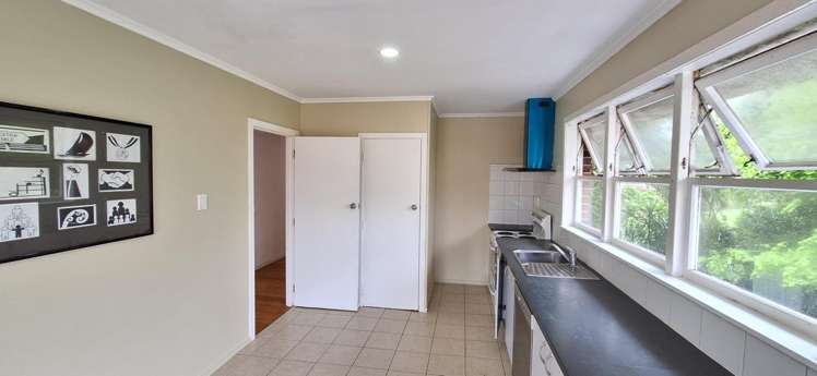 31 Kingdale Road 11401_4