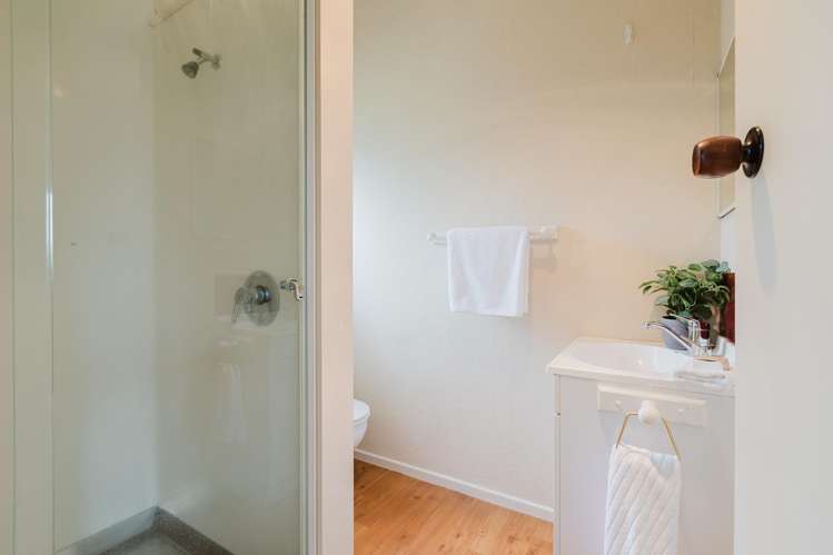 98 Florence Avenue Palmerston North Central_15