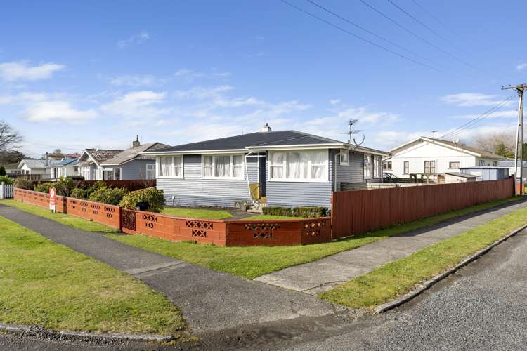 65 Cloten Road Stratford_1