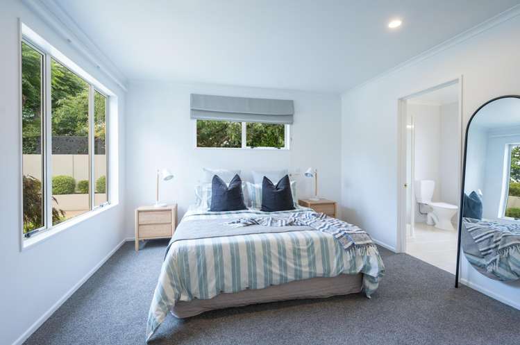 18 Standish Place Stoke_15