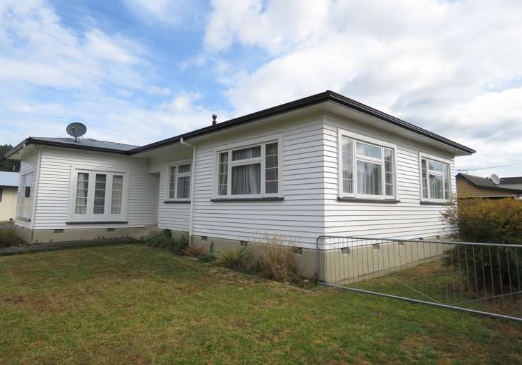 74 Main Street Reefton_19