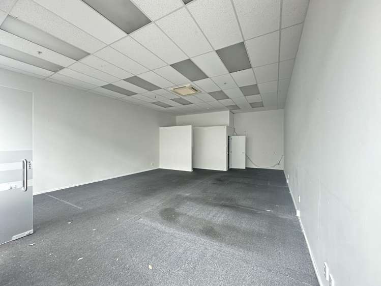 Shop 4/62-78 Hurstmere Road Takapuna_6